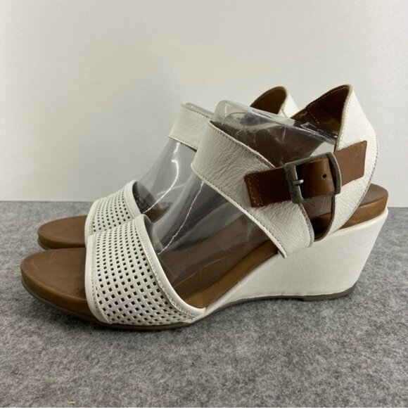 Bueno Shoes - Bueno Buttery Soft White Leather Sandal Wedge Heels Women’s Size 39 US 8-8.5